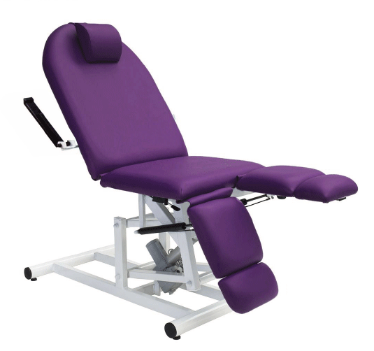 Sillón regulable eléctricamente. PERNERAS. CON brazos ABATIBLES. Trendelemburg